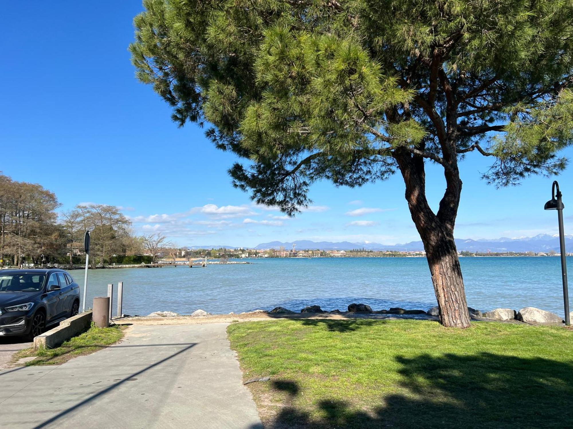 La Vela Lejlighed Sirmione Eksteriør billede
